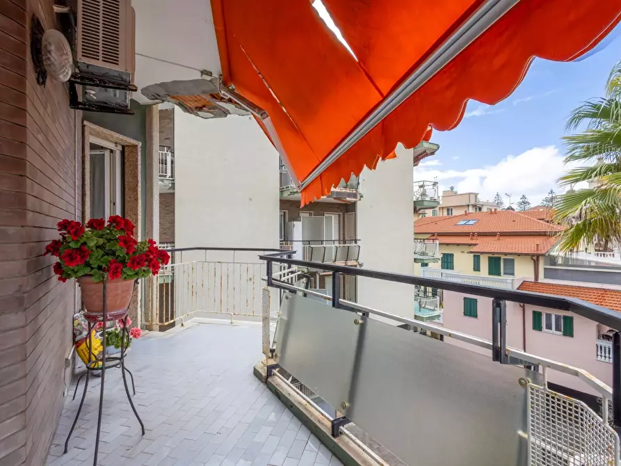 Immagine 4 di Pentalocale in vendita  in Via Regina Margherita 17 a Bordighera