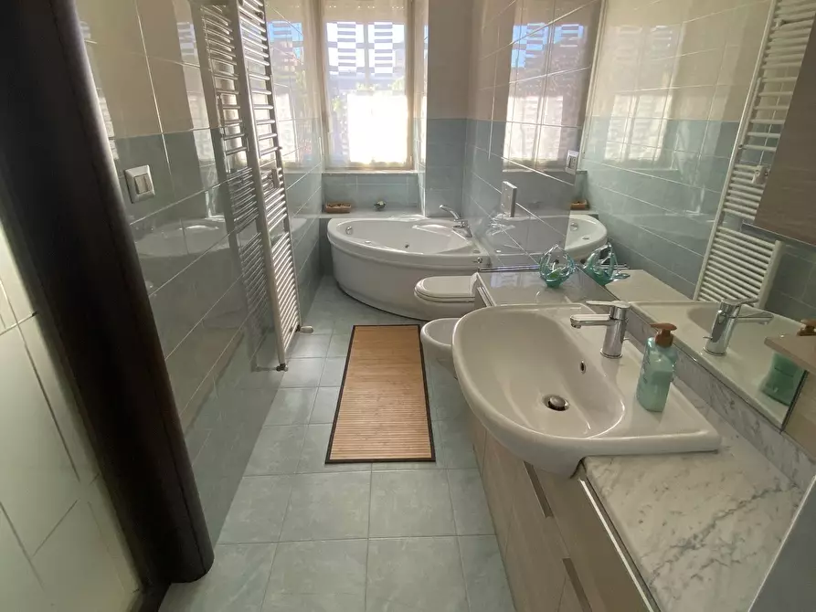 Immagine 7 di Quadrilocale in affitto  in Via Salbertrand 57 a Torino