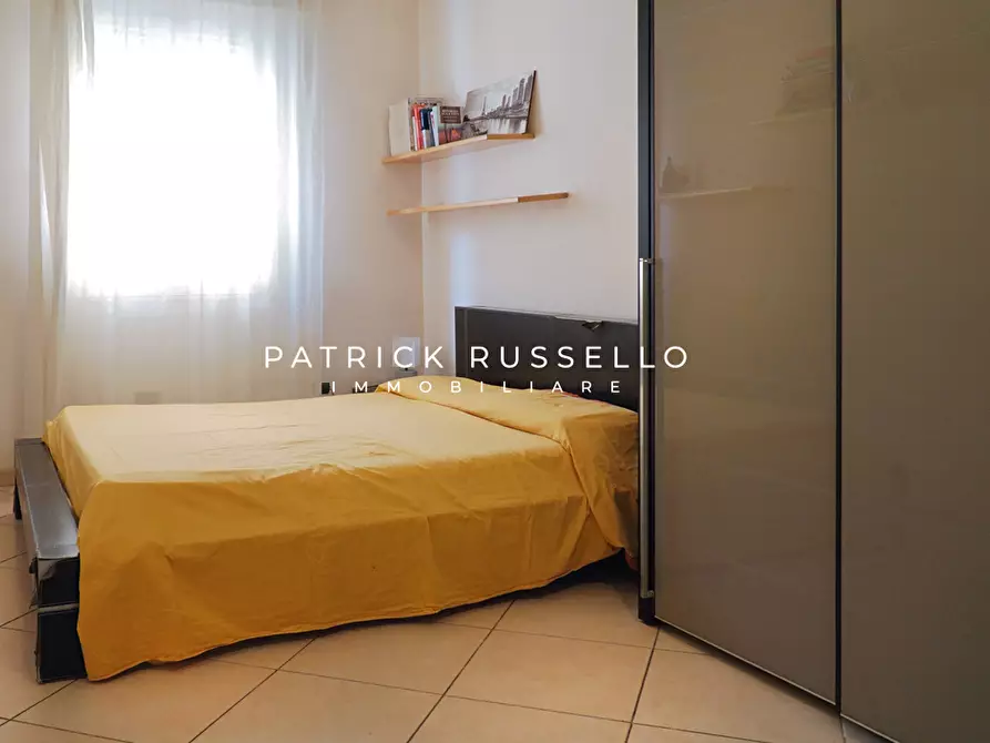 Immagine 15 di Trilocale in vendita  in Via Seneca 2 a Gela