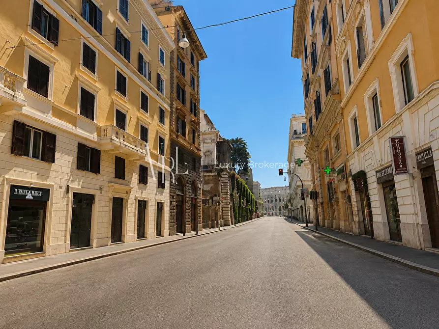Immagine 1 di Appartamento in vendita  a Roma