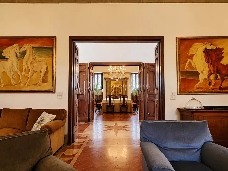 Immagine 33 di Villa in vendita  a Roma