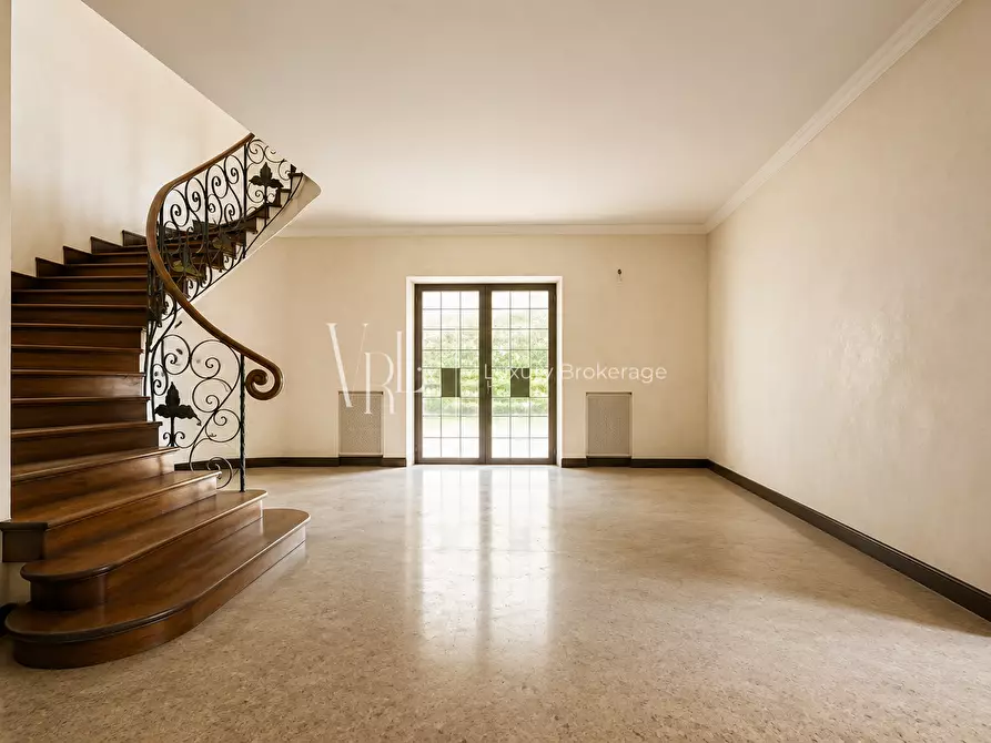 Immagine 8 di Villa in vendita  a Frascati