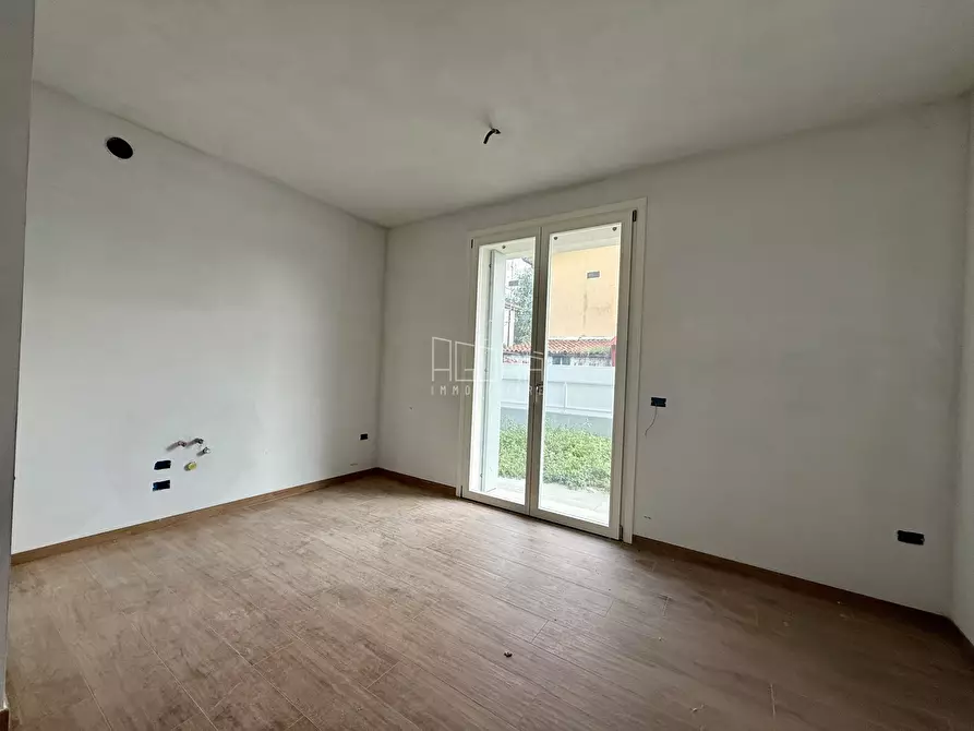 Immagine 4 di Casa trifamiliare in vendita  a Rovigo