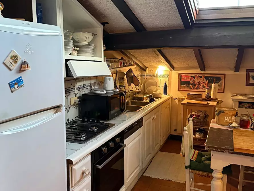 Immagine 16 di Mansarda in vendita  a Viareggio