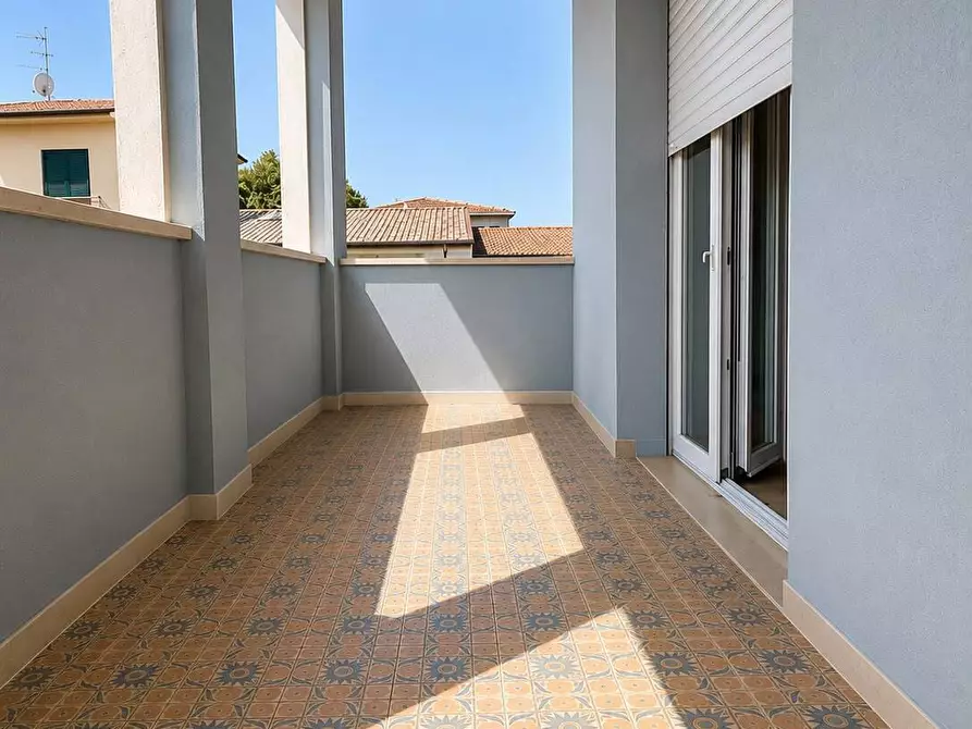 Immagine 14 di Porzione di casa in affitto  a Viareggio
