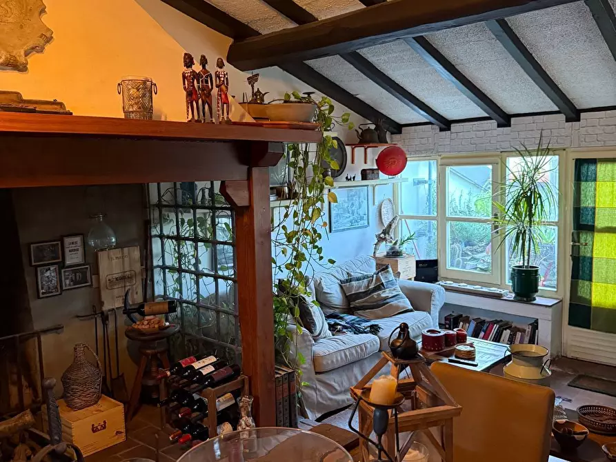 Immagine 12 di Mansarda in vendita  a Viareggio