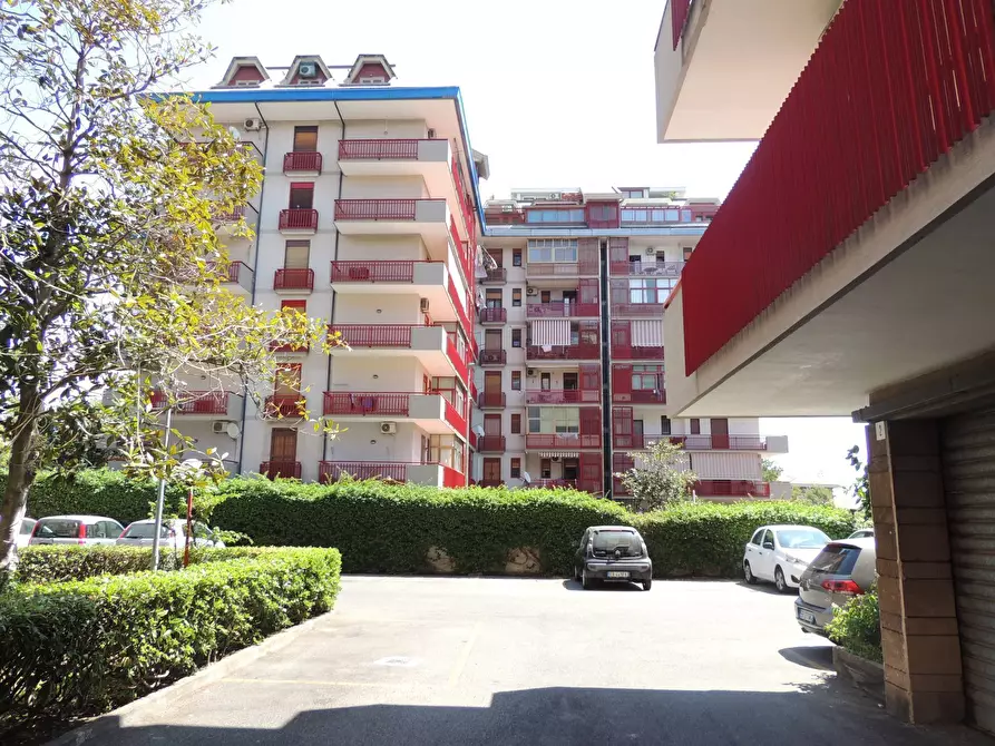Immagine 50 di Quadrilocale in vendita  in Via Monti Iblei 11 a Tremestieri Etneo