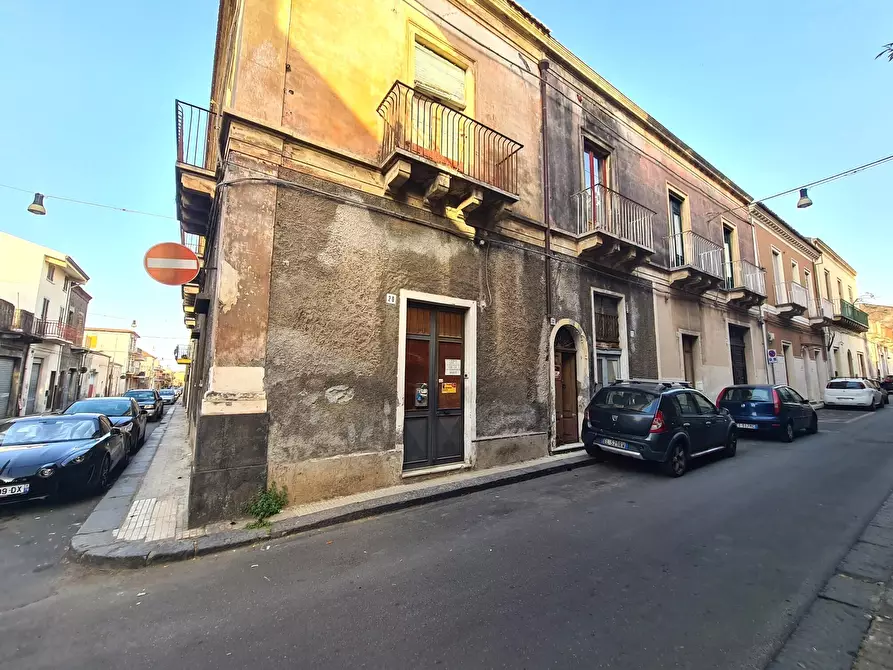 Immagine 25 di Trilocale in vendita  in Via la Farina 22 a Riposto