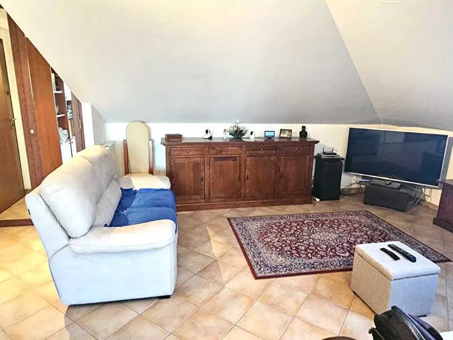 Immagine 10 di Mansarda in vendita  a Fiumefreddo Di Sicilia