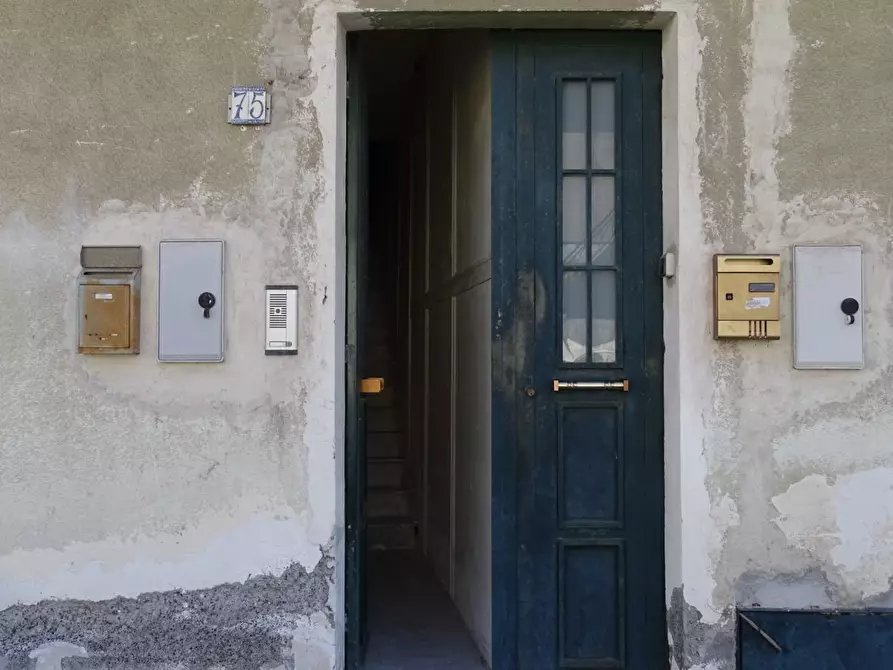 Immagine 10 di Porzione di casa in vendita  in Via Roma 75 a Camporotondo Etneo