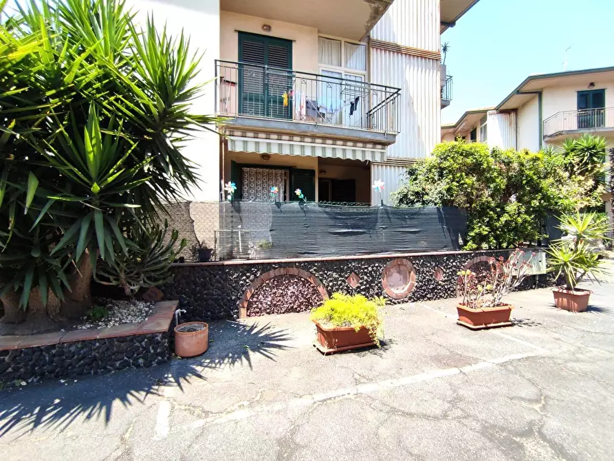 Immagine 6 di Bilocale in vendita  a Tremestieri Etneo