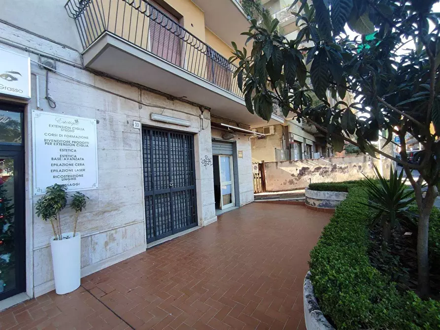 Immagine 2 di Locale commerciale in affitto  in Via Eleonora D'Angiò 35 a Catania