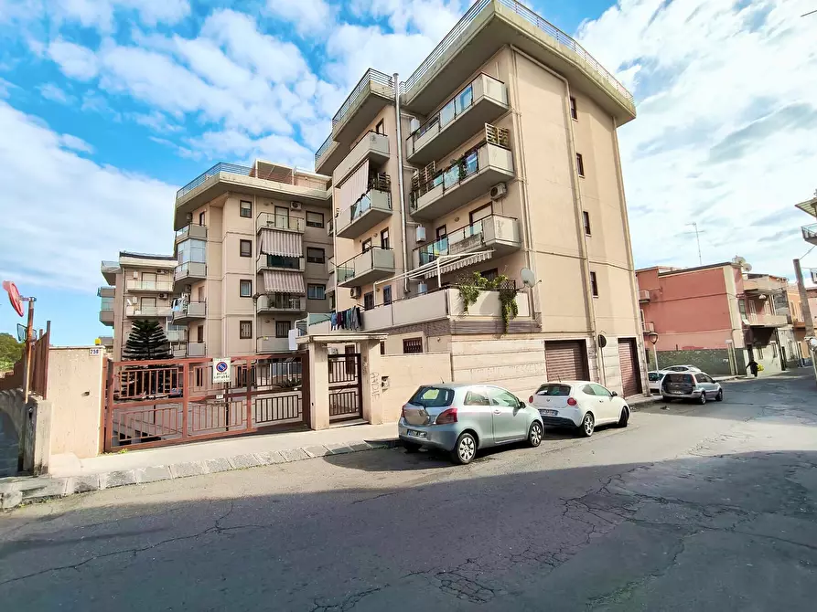Immagine 5 di Quadrilocale in vendita  in Via Acquedotto Greco 248 a Catania
