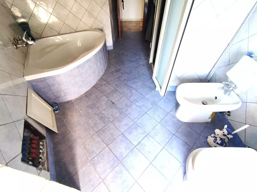 Immagine 21 di Quadrilocale in vendita  in sp41 1 a Valverde