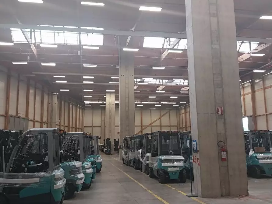 Immagine 5 di Attività artigianale in affitto  in via Martin Luther King 1/23 a Rolo