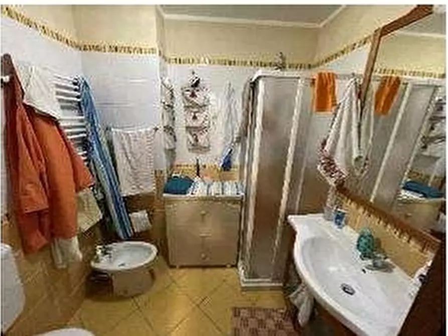 Immagine 2 di Pentalocale in vendita  in Via Braille Louis a Casalgrande