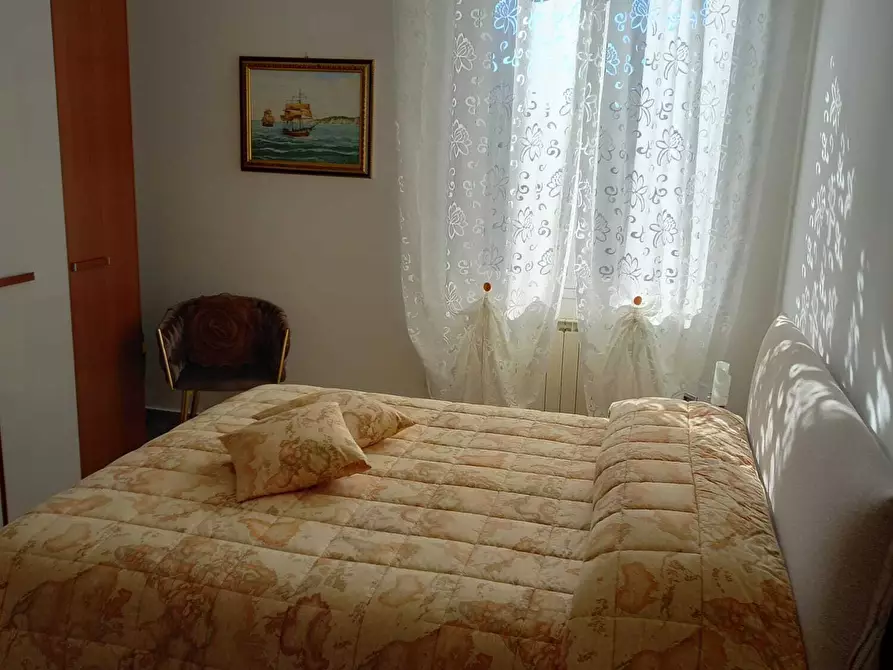 Immagine 10 di Quadrilocale in vendita  in Piazza Due Strade 2 a Bordighera