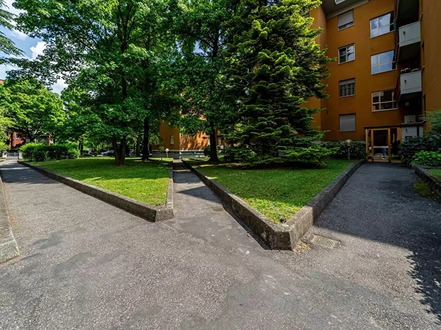 Immagine 19 di Quadrilocale in vendita  in Via Giuditta Sidoli 9600 a Parma