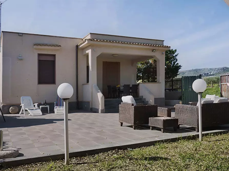 Immagine 21 di Casa indipendente in vendita  a Butera