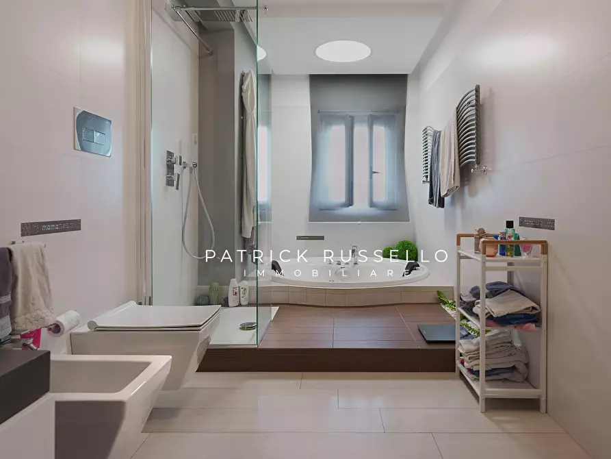 Immagine 25 di Quadrilocale in vendita  in Via Bonfiglio Fiorentino 4 a Gela