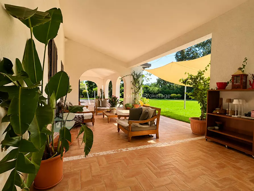 Immagine 9 di Villa in vendita  a Roma