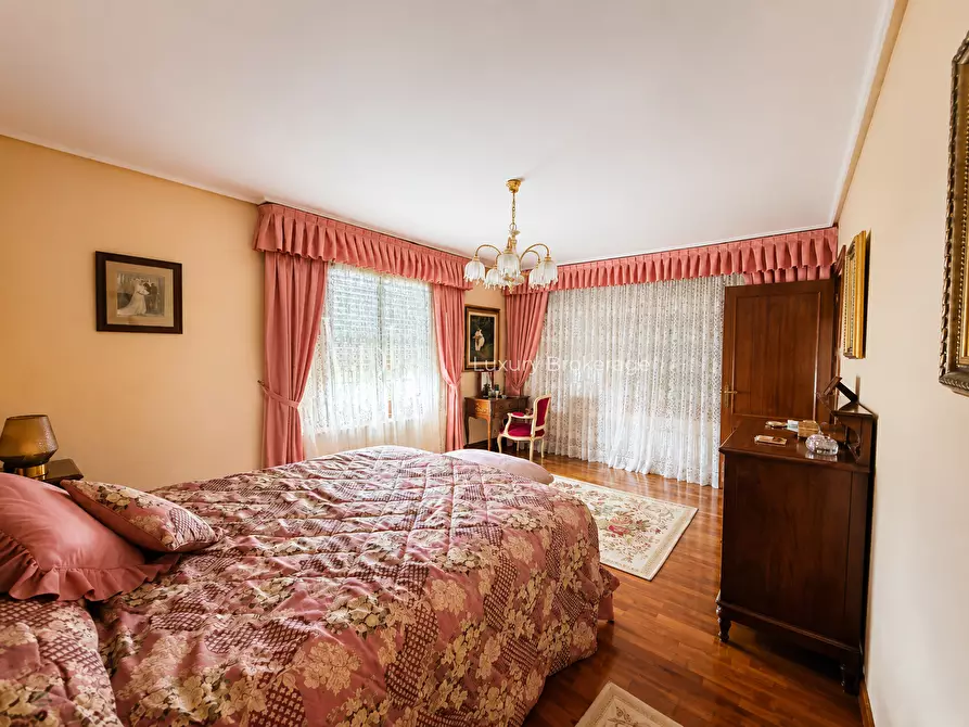 Immagine 19 di Villa in vendita  a Roma