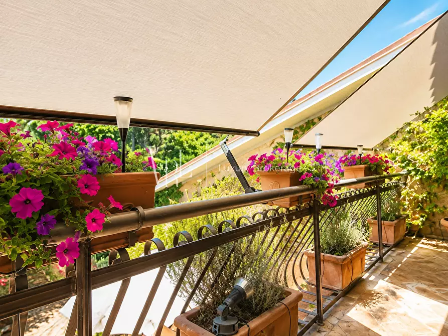 Immagine 21 di Casa bifamiliare in vendita  a Roma