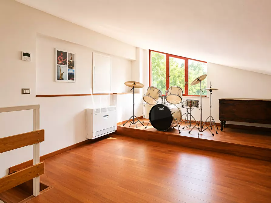 Immagine 25 di Villa in vendita  a Roma