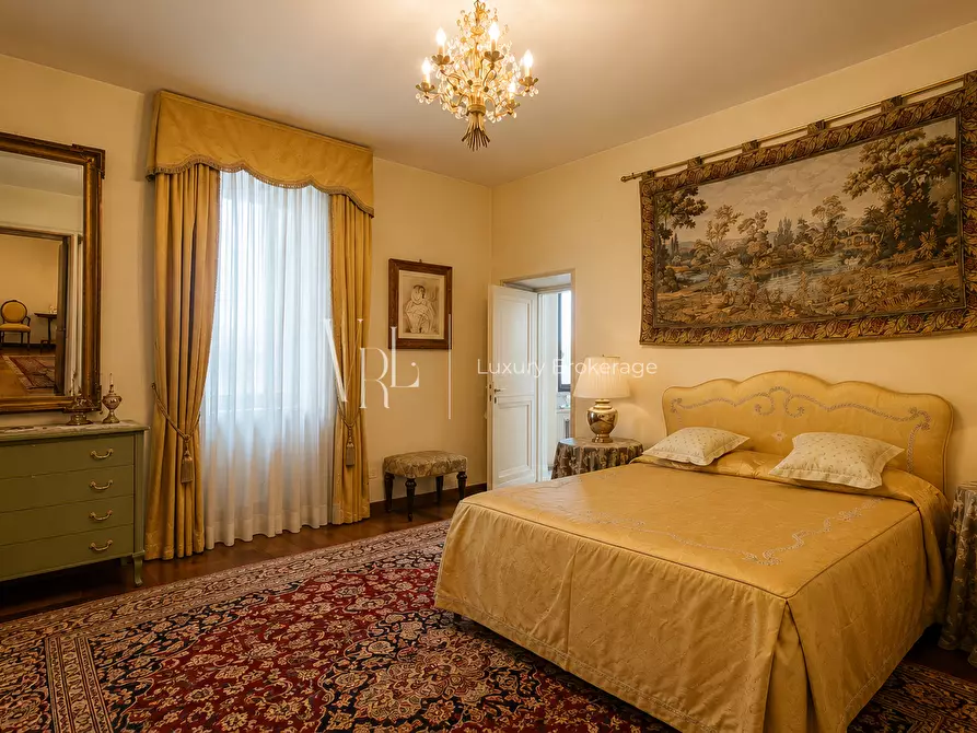 Immagine 37 di Villa in vendita  a Roma