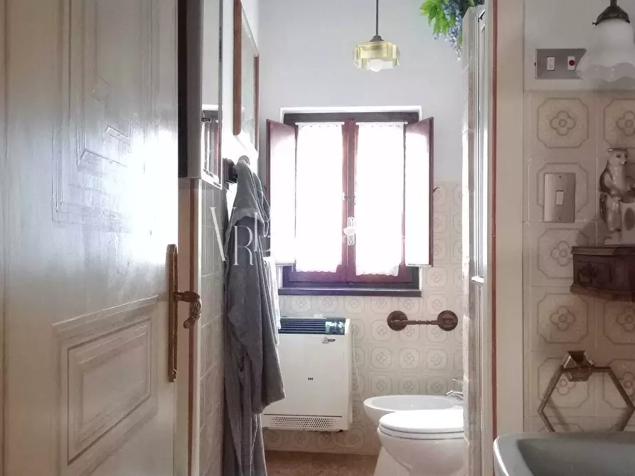 Immagine 22 di Palazzo in vendita  a Arezzo