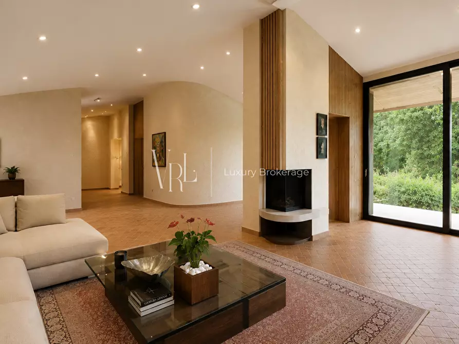 Immagine 3 di Villa in vendita  a Roma