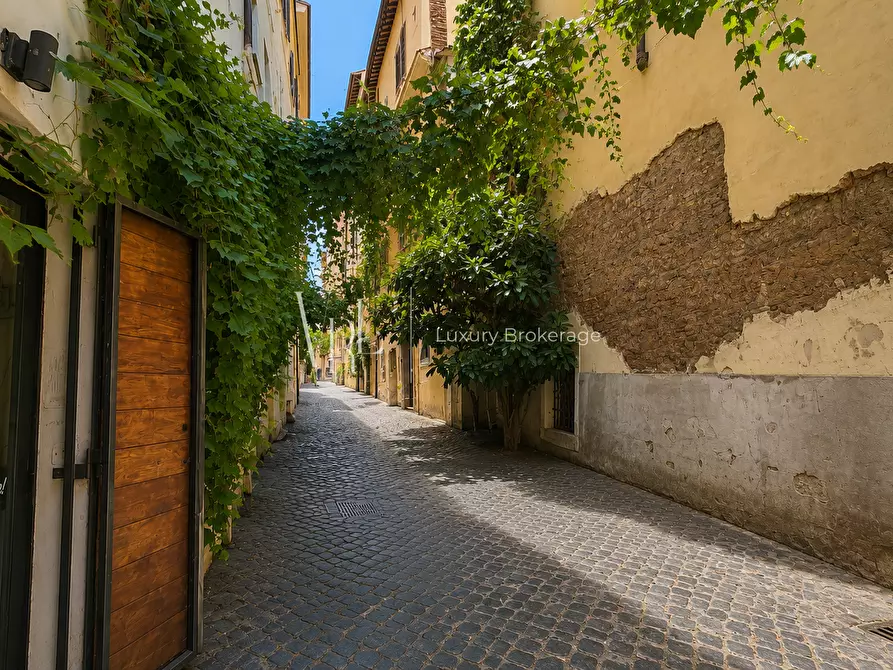 Immagine 6 di Appartamento in vendita  a Roma