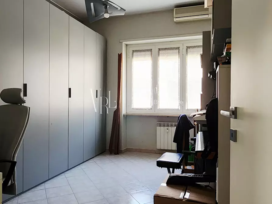 Immagine 17 di Quadrilocale in vendita  a Roma