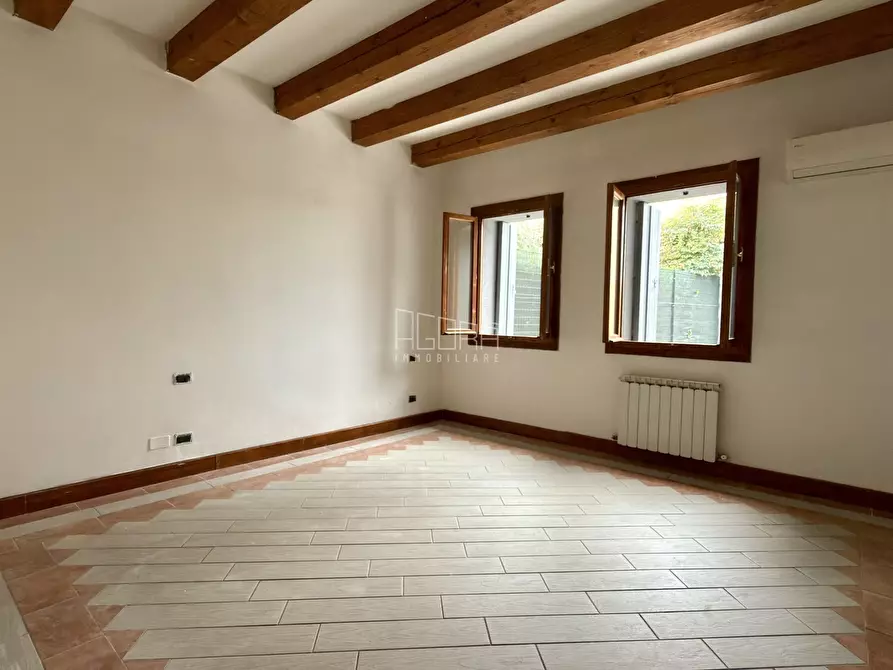 Immagine 10 di Casa indipendente in vendita  a Rovigo