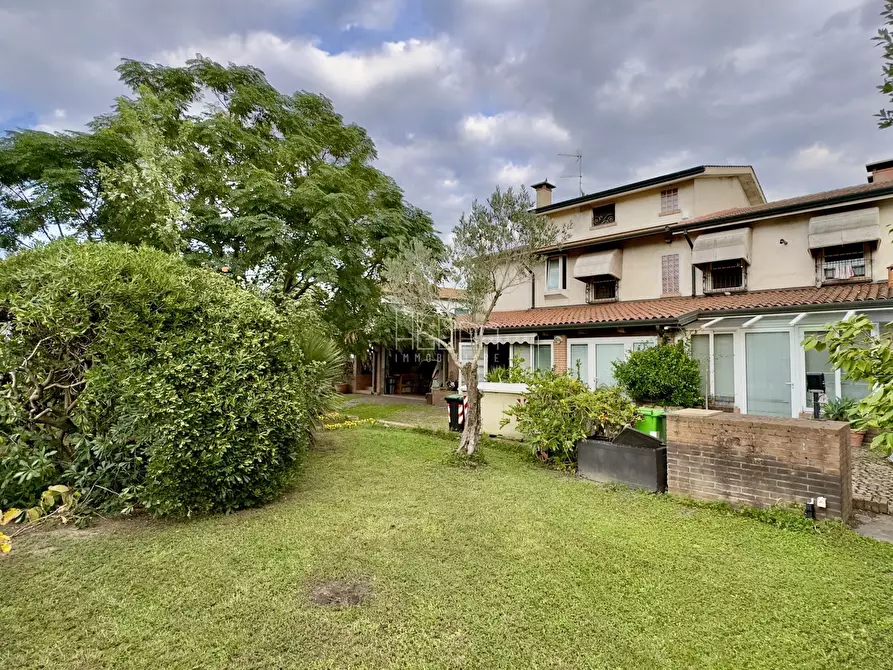 Immagine 2 di Villa in vendita  in Via Santa Lucia 283 a Arqua' Polesine