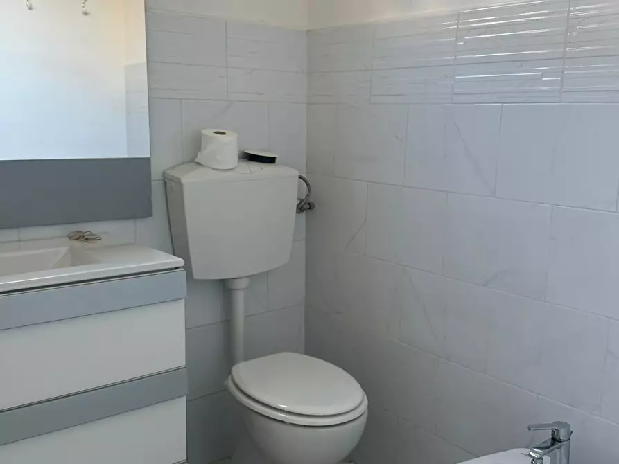 Immagine 13 di Appartamento in affitto  a Viareggio