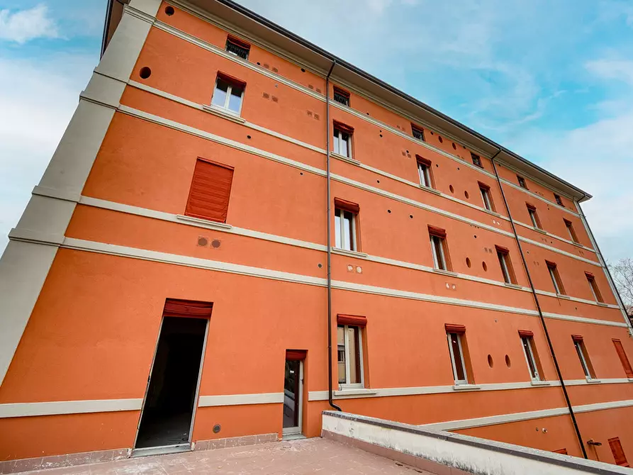 Immagine 16 di Quadrilocale in vendita  in Via Castiglione 91 a Bologna