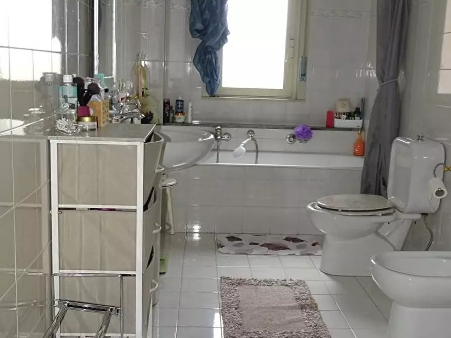 Immagine 8 di Quadrilocale in vendita  in Via Antonino Corsaro 8 a Camporotondo Etneo