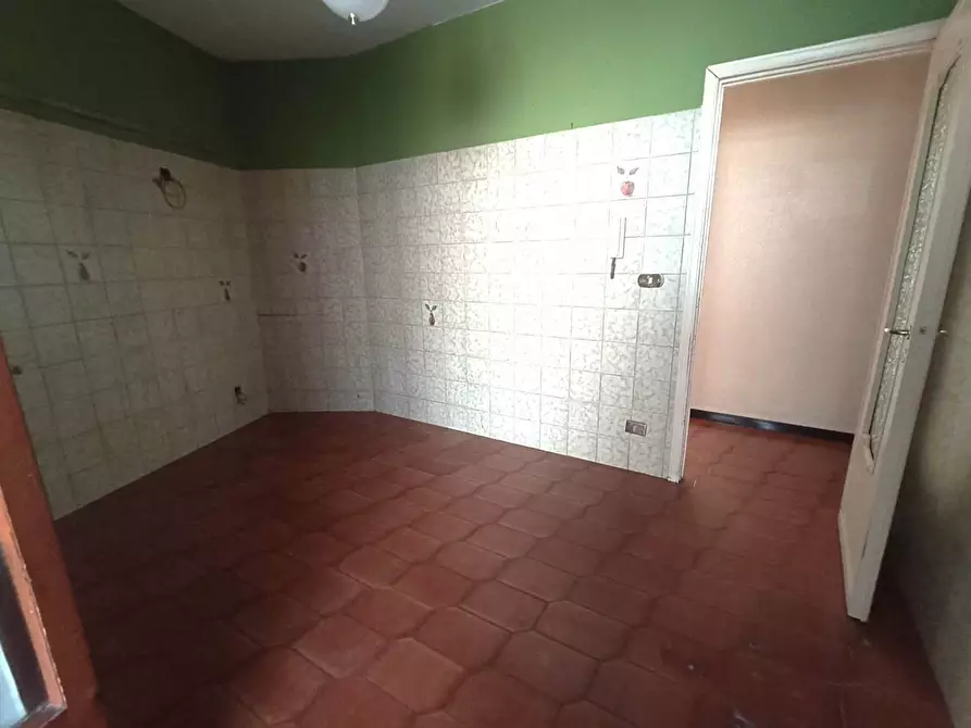 Immagine 11 di Trilocale in vendita  a Aci Castello