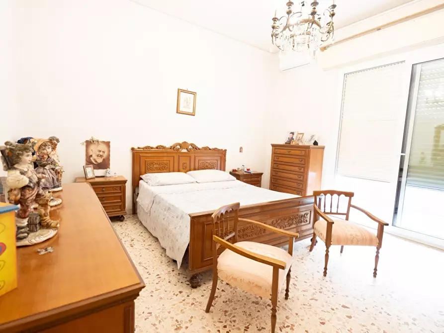 Immagine 17 di Pentalocale in vendita  in Via Caronda 178 a Catania