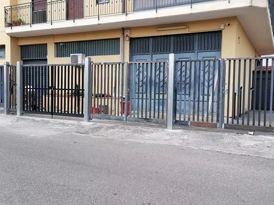 Immagine 4 di Magazzino in vendita  a Belpasso