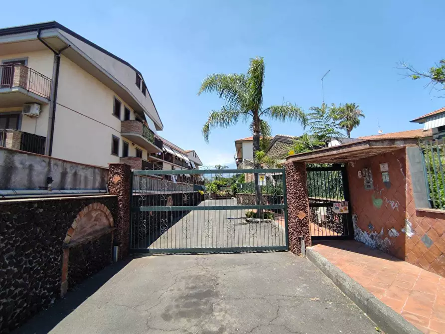 Immagine 21 di Bilocale in vendita  in Via Idria 52 a Tremestieri Etneo