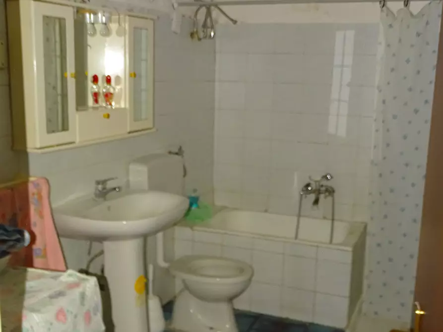 Immagine 12 di Casa indipendente in vendita  in Via delle Albicocche 17 a Catania