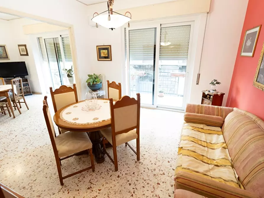 Immagine 4 di Pentalocale in vendita  in Via Caronda 178 a Catania