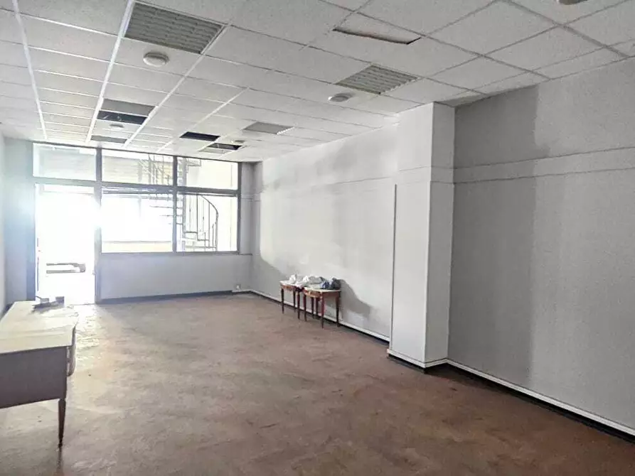 Immagine 13 di Magazzino in affitto  in Via Antonio Gramsci 59 a Gravina Di Catania