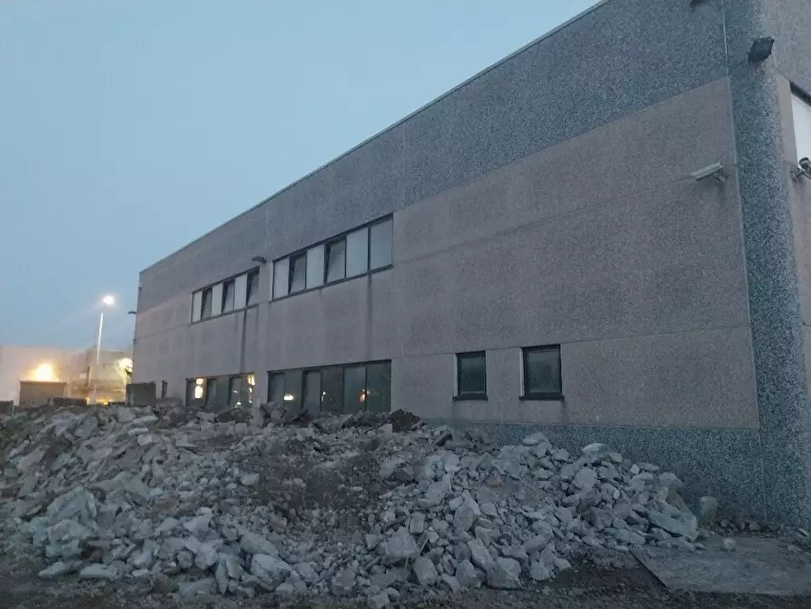 Immagine 2 di Attività artigianale in vendita  in via Raimondo dalla Costa 457 a Modena