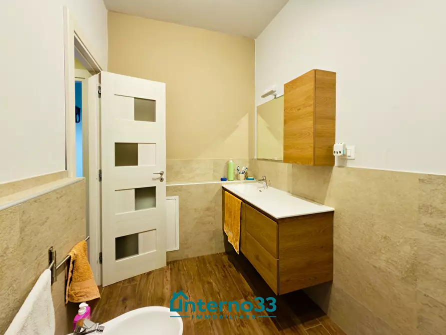 Immagine 18 di Pentalocale in vendita  in Viale Nazario Sauro 58 a La Spezia