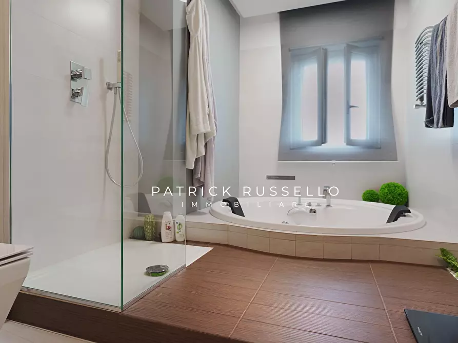 Immagine 26 di Quadrilocale in vendita  in Via Bonfiglio Fiorentino 4 a Gela