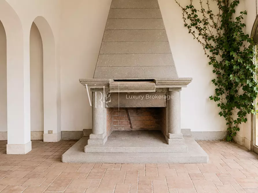 Immagine 3 di Palazzo in vendita  a Frascati