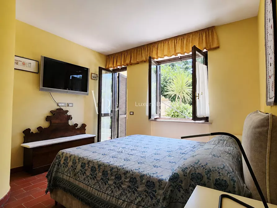 Immagine 29 di Villa in vendita  a Roma